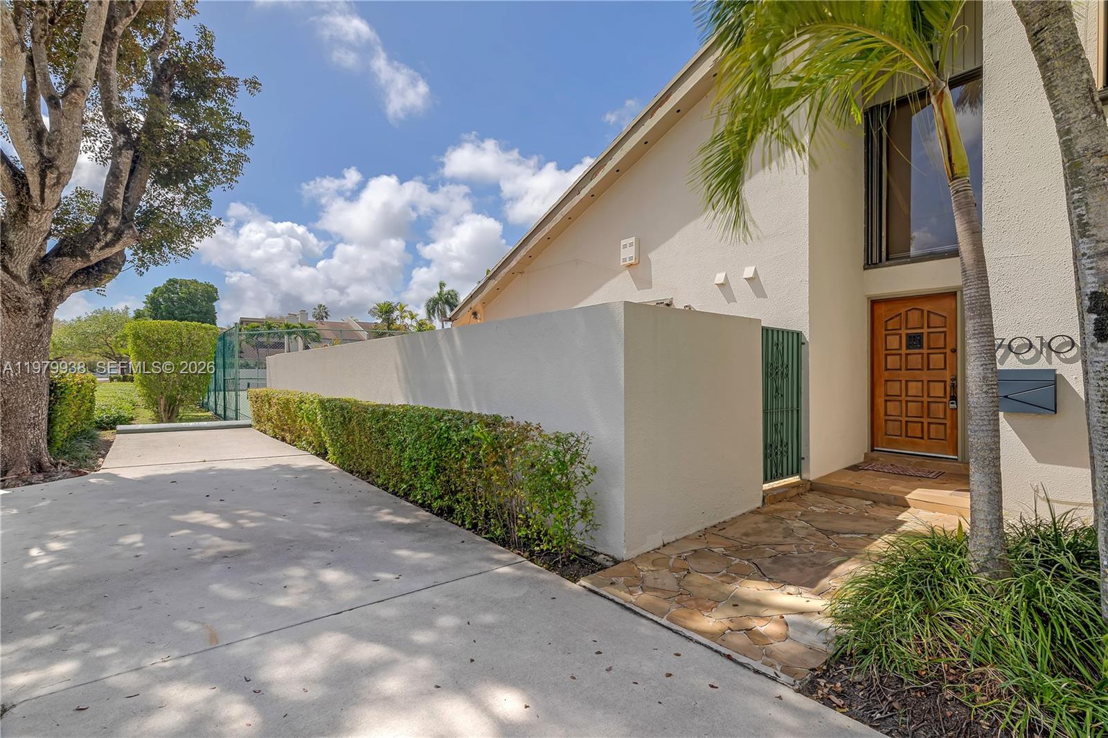 7010 SW 66th Ave #25 South Miami, FL 33143
