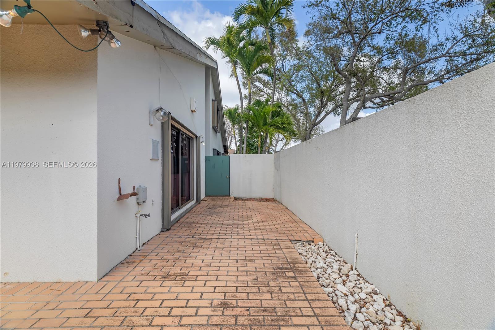 7010 SW 66th Ave #25 South Miami, FL 33143