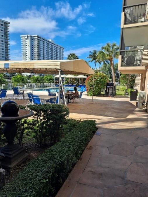 220 Kings Pt Dr #106 Sunny Isles Beach, FL 33160