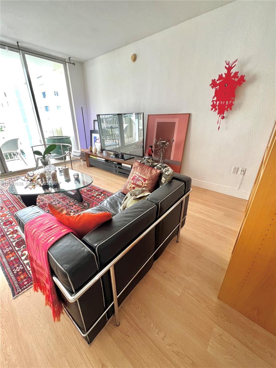 10350 W Bay Hbr Dr #7N Bay Harbor Islands, FL 33154