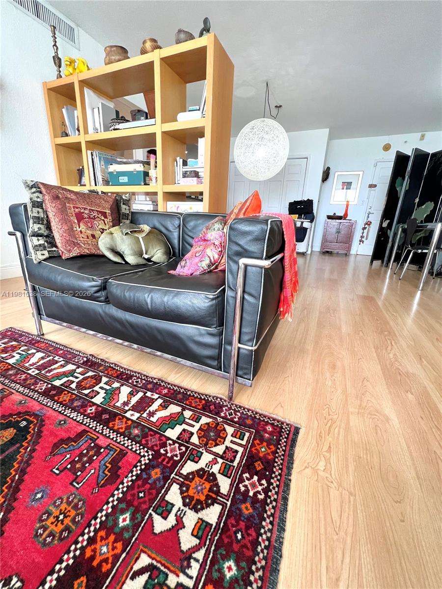 10350 W Bay Hbr Dr #7N Bay Harbor Islands, FL 33154