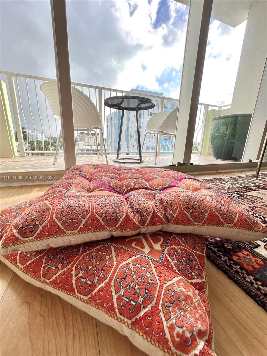 10350 W Bay Hbr Dr #7N Bay Harbor Islands, FL 33154