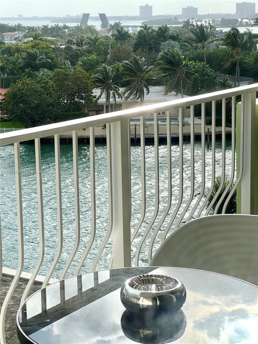 10350 W Bay Hbr Dr #7N Bay Harbor Islands, FL 33154