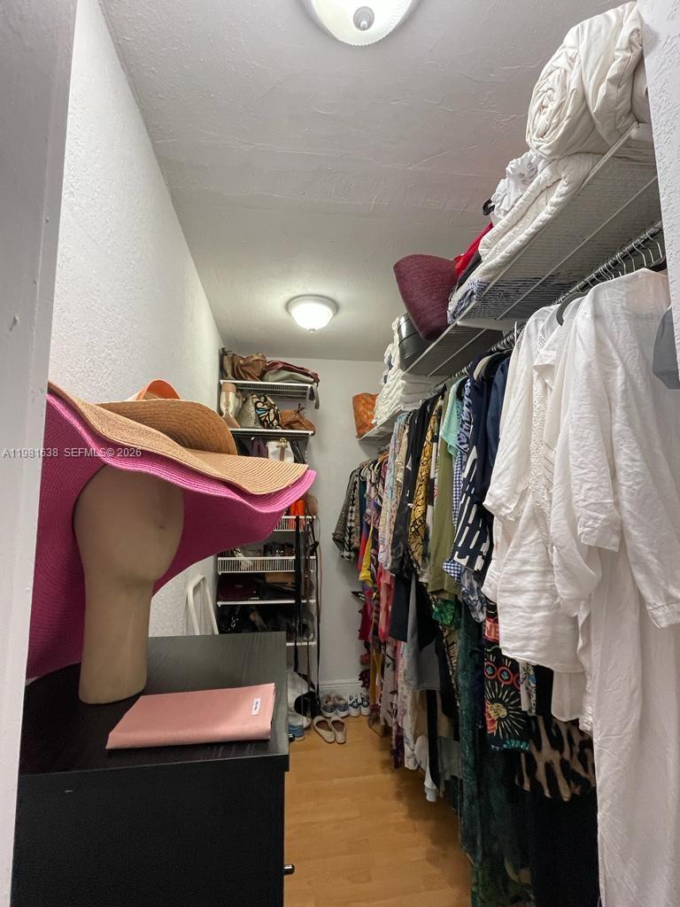 10350 W Bay Hbr Dr #7N Bay Harbor Islands, FL 33154