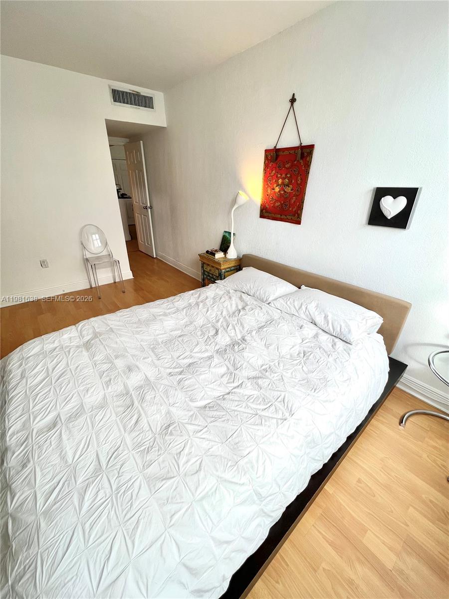 10350 W Bay Hbr Dr #7N Bay Harbor Islands, FL 33154