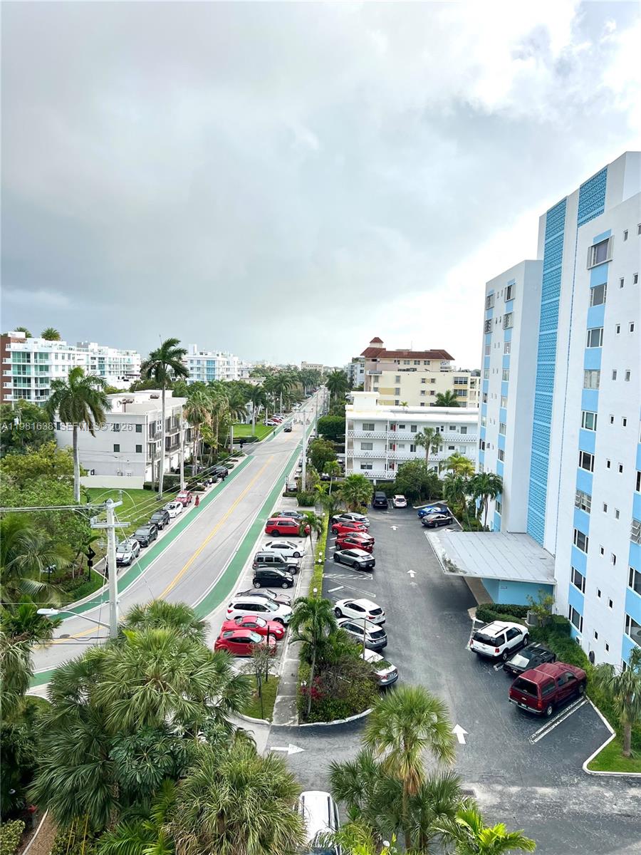 10350 W Bay Hbr Dr #7N Bay Harbor Islands, FL 33154