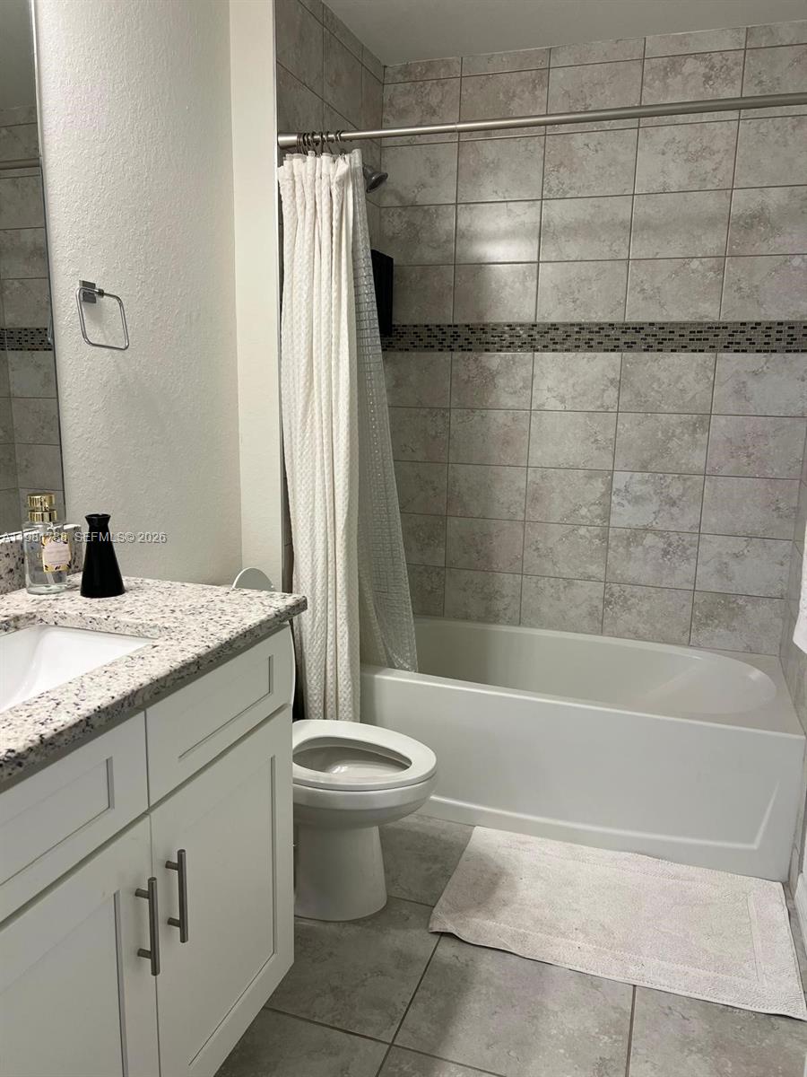 Undisclosed Address Cape Coral, FL 33993