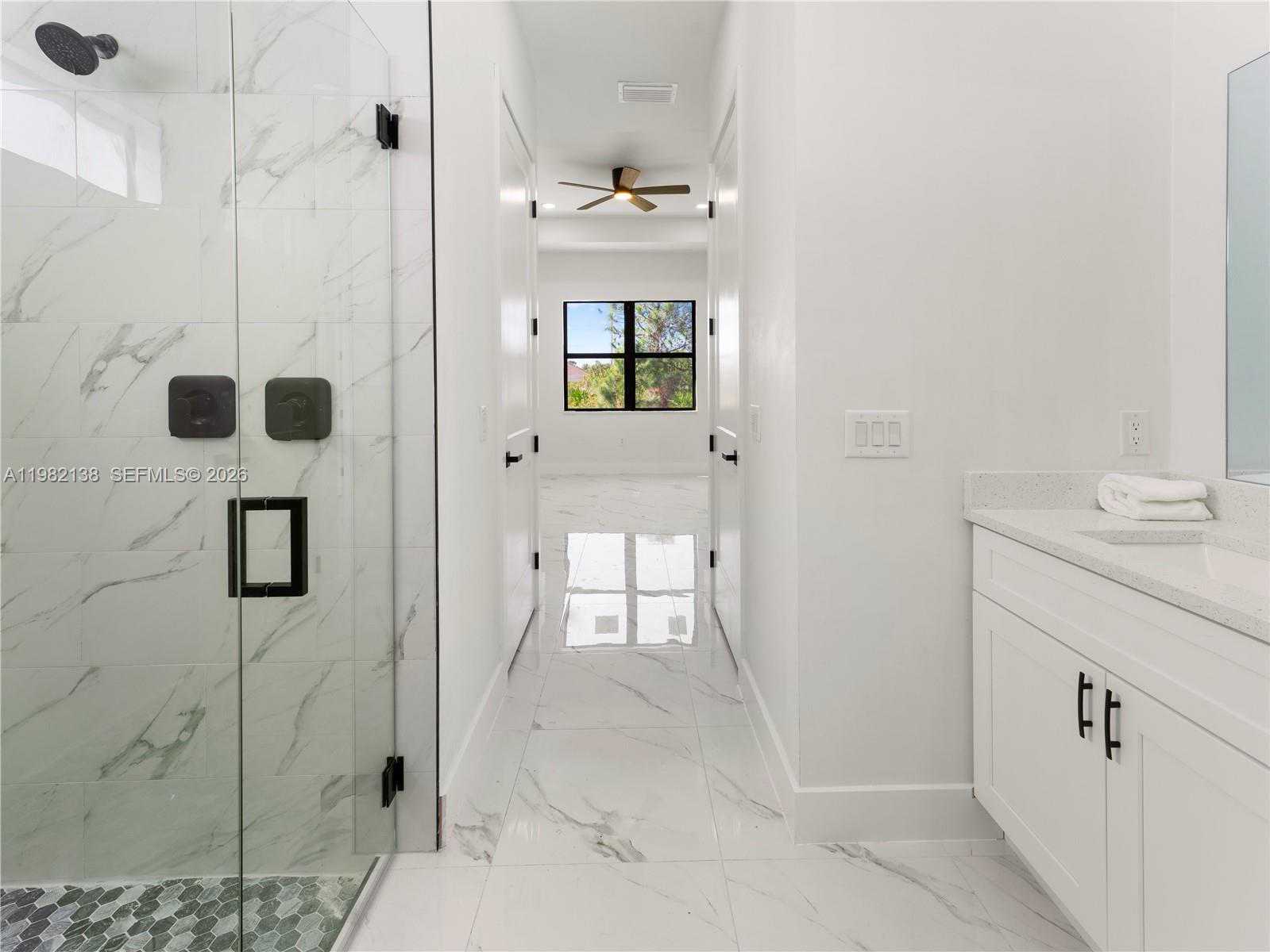 2220 NE 9th Pl Cape Coral, FL 33909