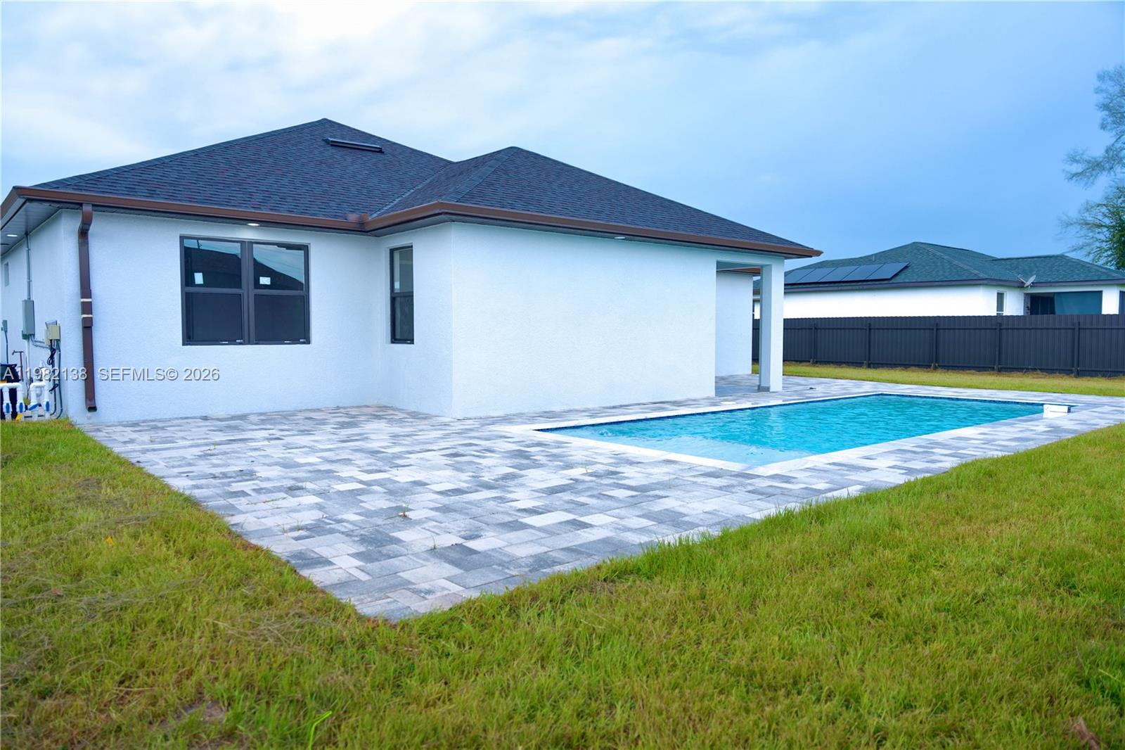 2220 NE 9th Pl Cape Coral, FL 33909