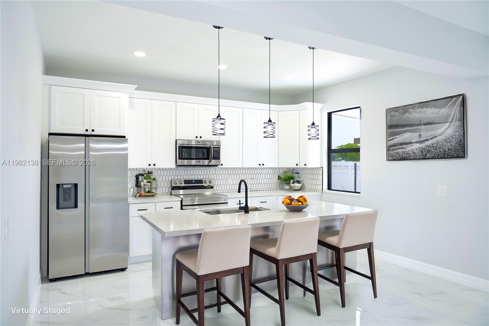 2220 NE 9th Pl Cape Coral, FL 33909