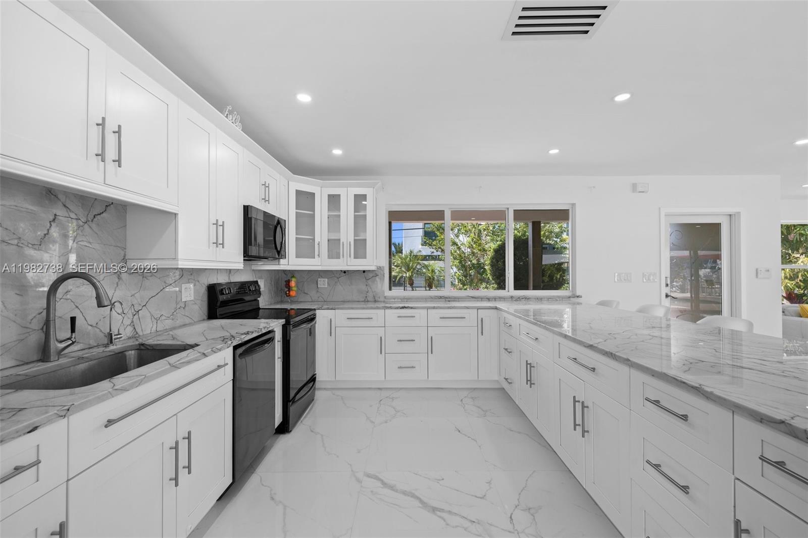 2816 NE 35th St Fort Lauderdale, FL 33306