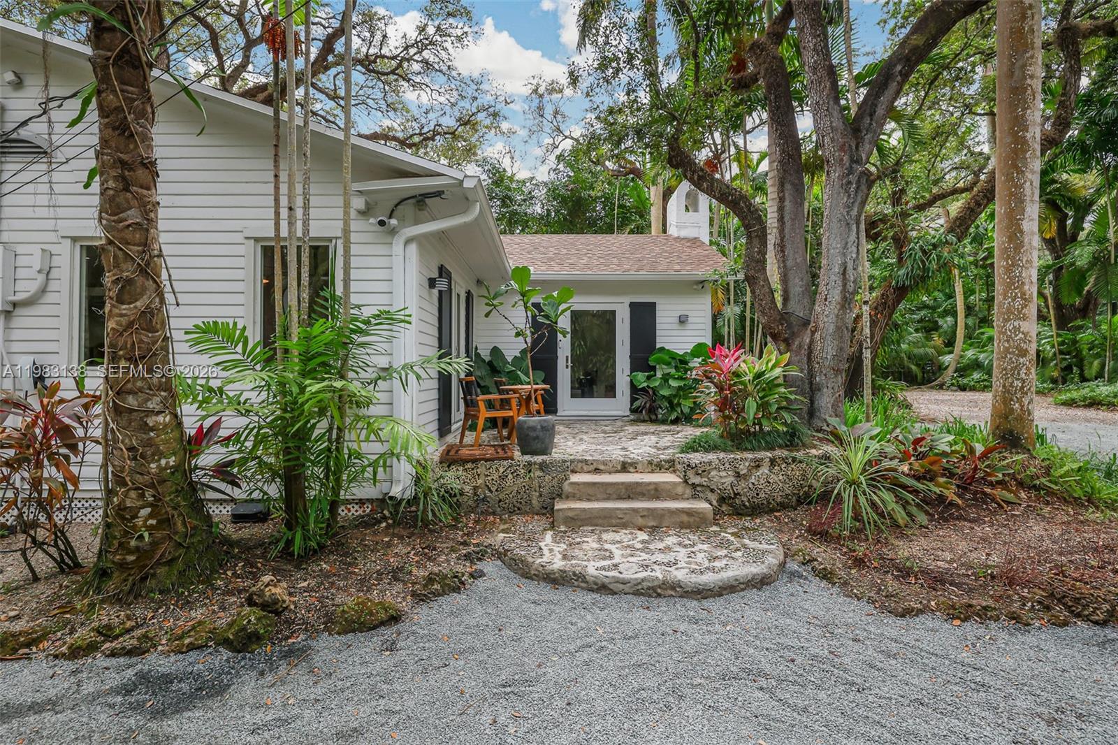 2925 Seminole St Miami, FL 33133