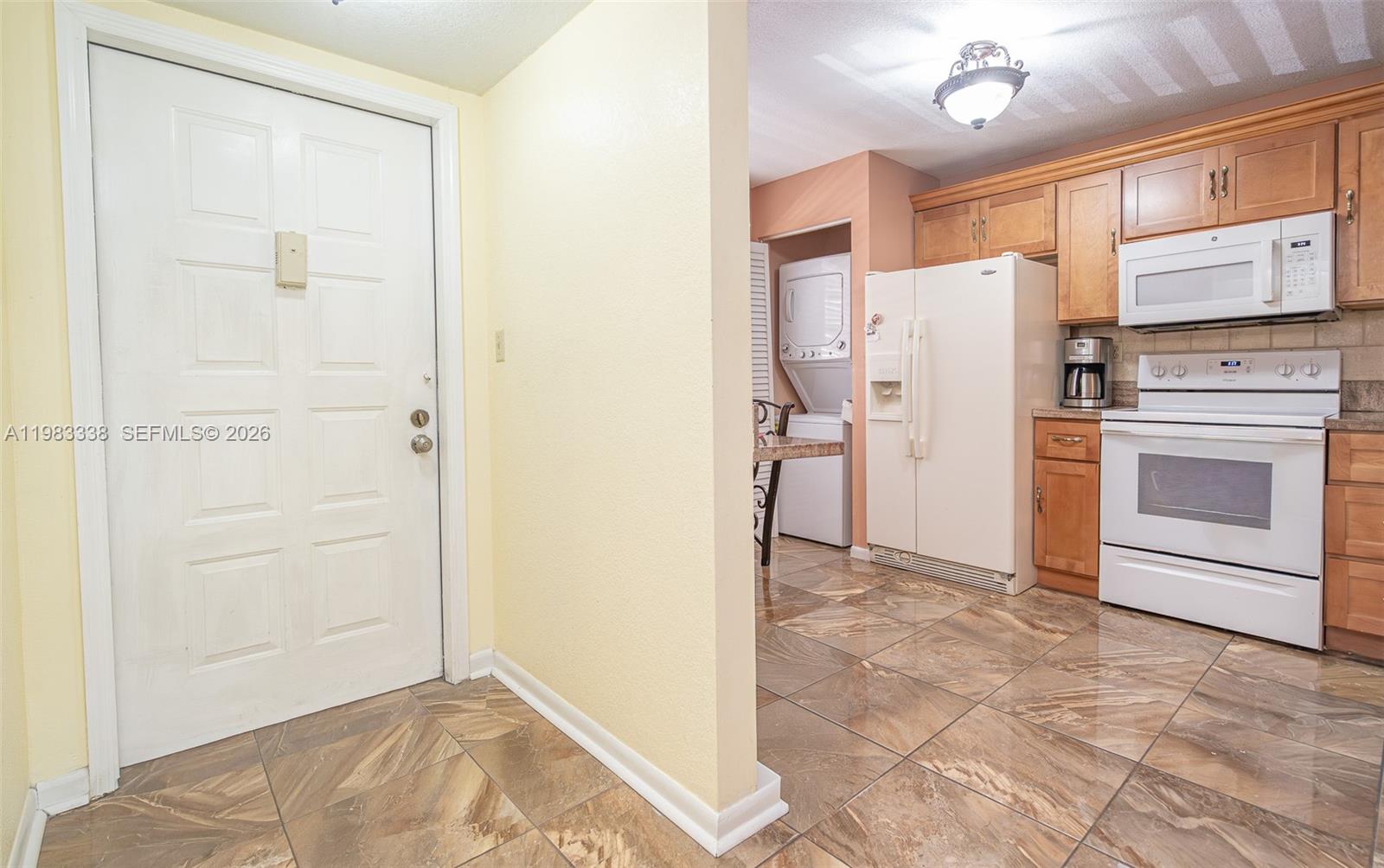 1000 Colony Pt Cir #203 Pembroke Pines, FL 33026