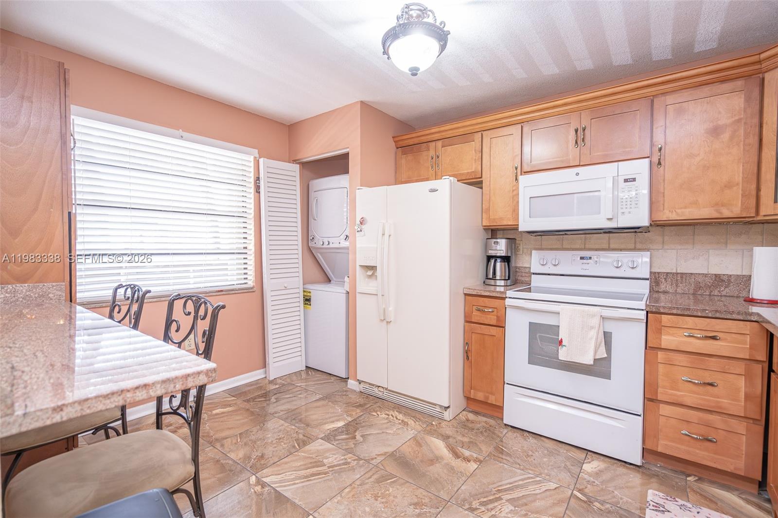 1000 Colony Pt Cir #203 Pembroke Pines, FL 33026