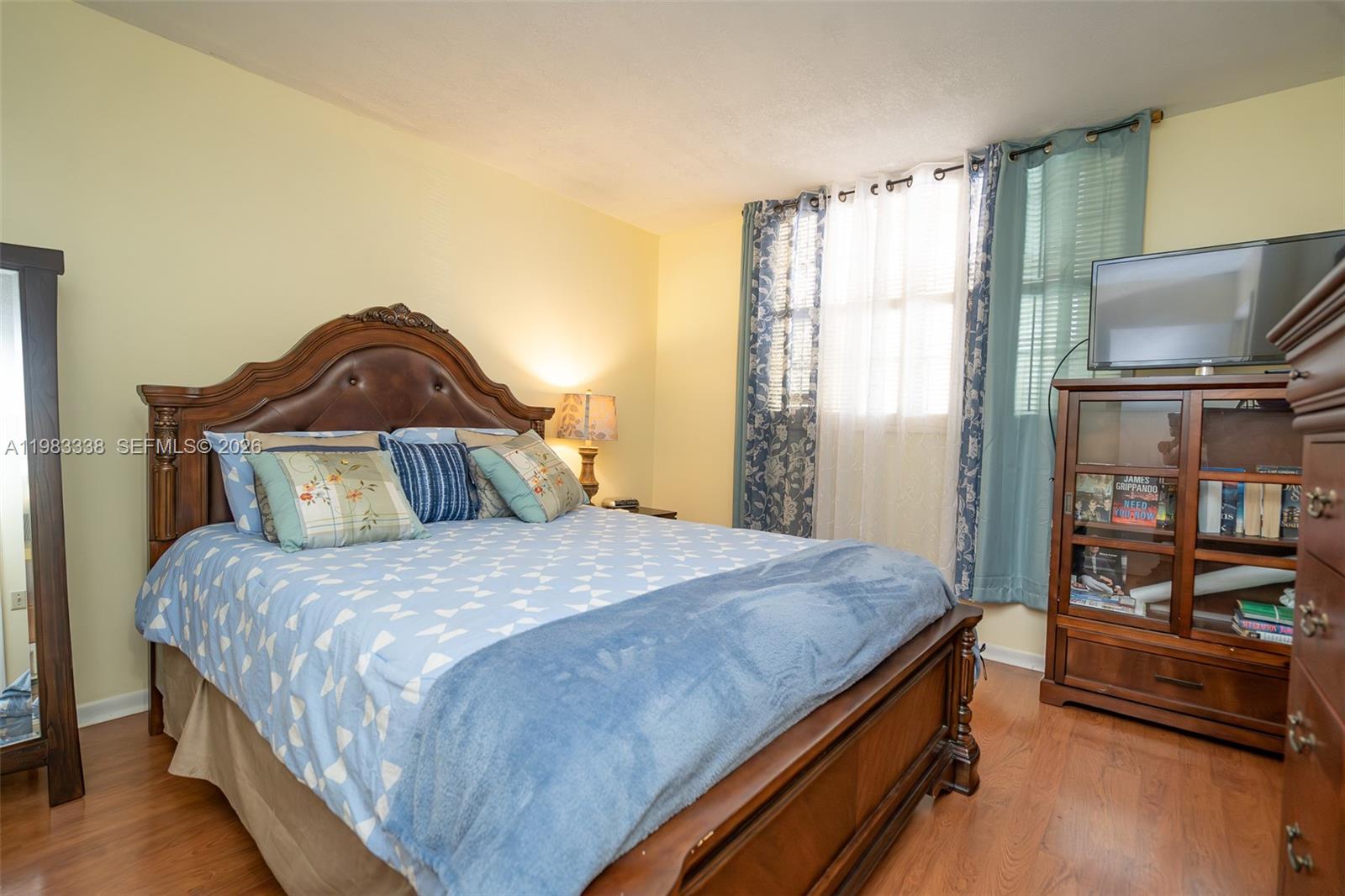 1000 Colony Pt Cir #203 Pembroke Pines, FL 33026