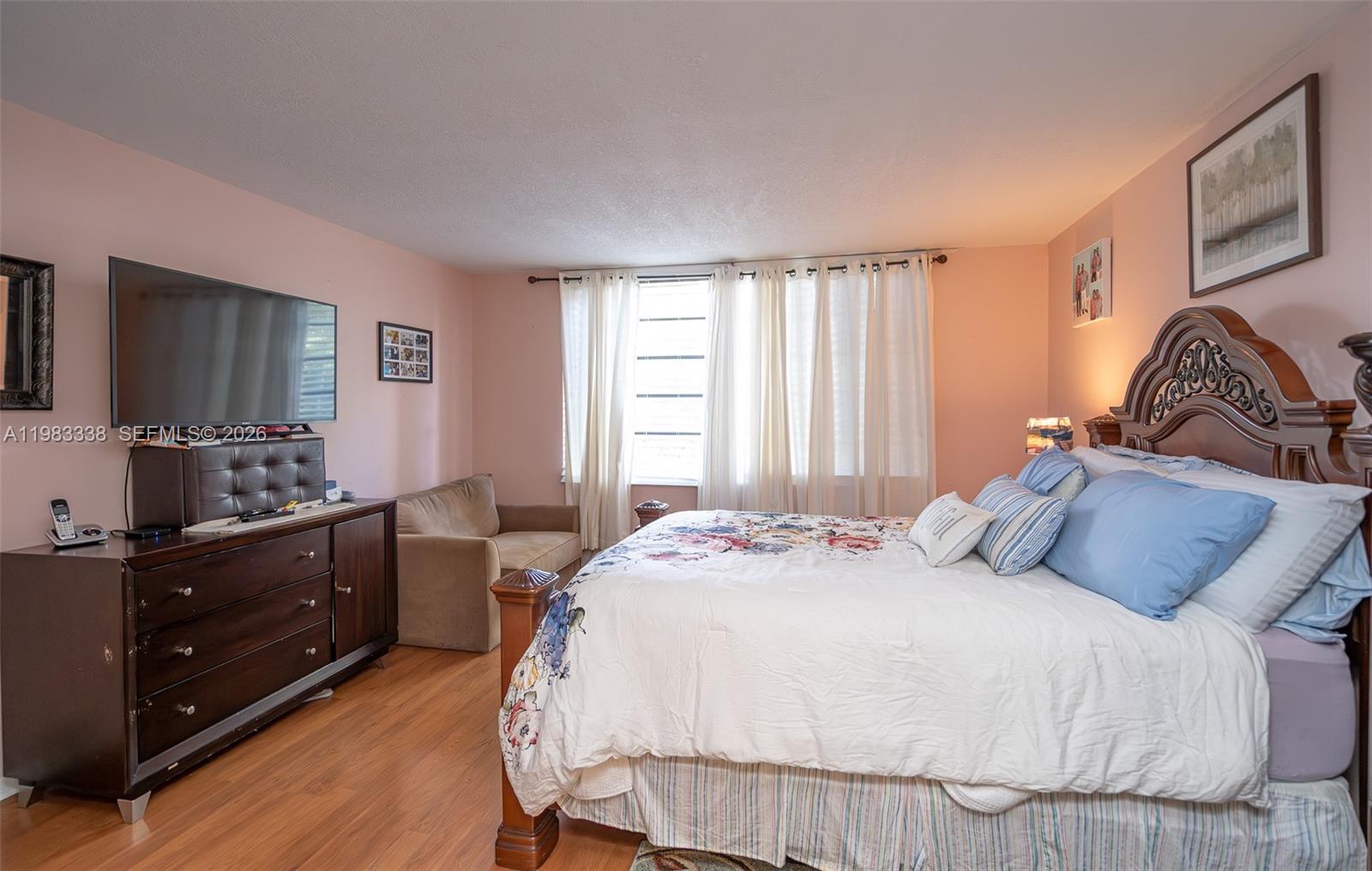 1000 Colony Pt Cir #203 Pembroke Pines, FL 33026