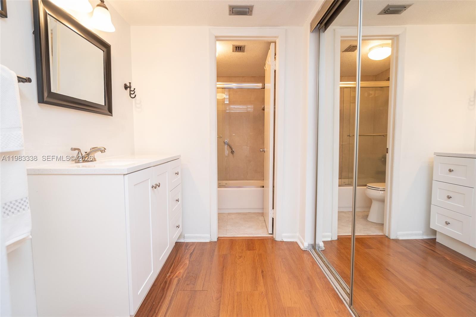 1000 Colony Pt Cir #203 Pembroke Pines, FL 33026