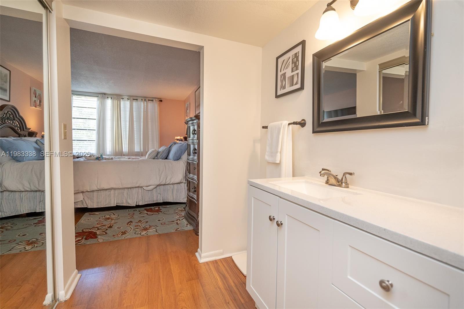 1000 Colony Pt Cir #203 Pembroke Pines, FL 33026