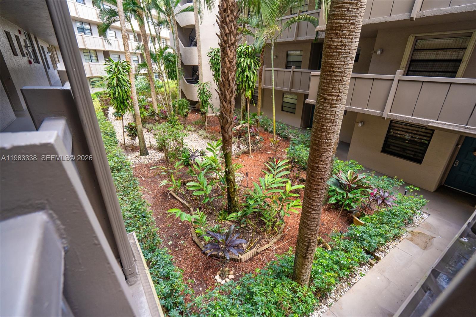 1000 Colony Pt Cir #203 Pembroke Pines, FL 33026