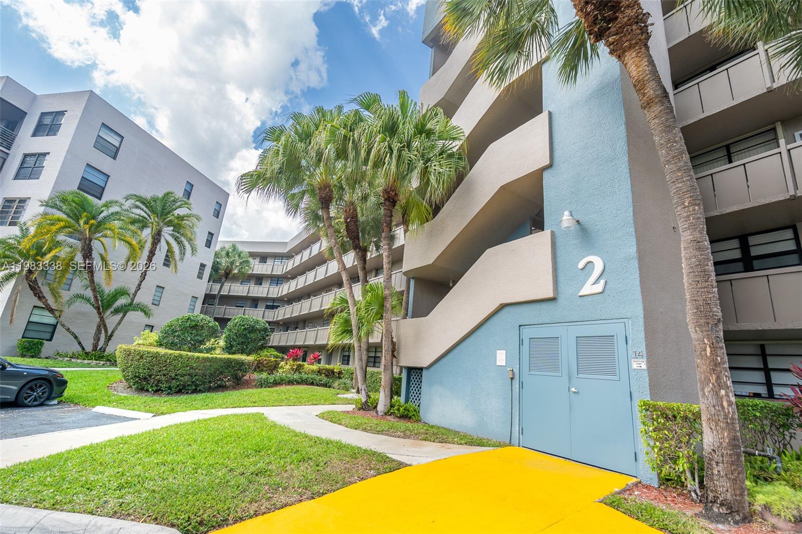 1000 Colony Pt Cir #203 Pembroke Pines, FL 33026