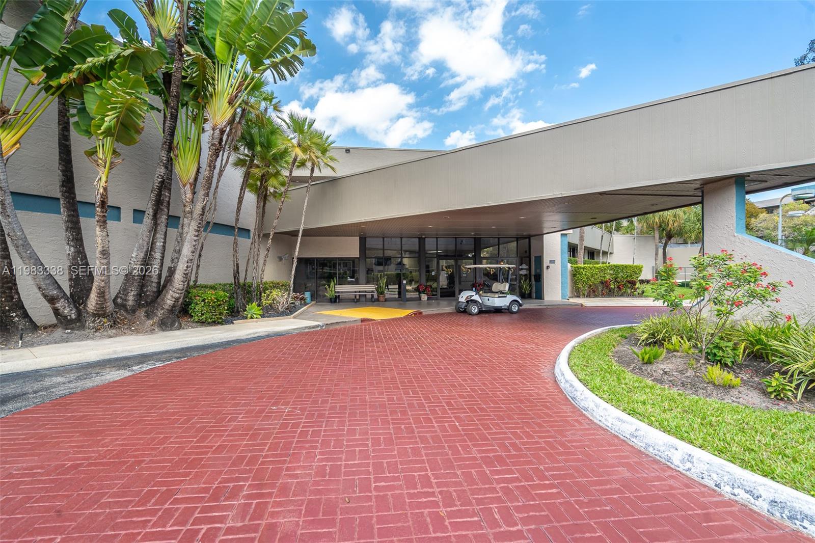 1000 Colony Pt Cir #203 Pembroke Pines, FL 33026