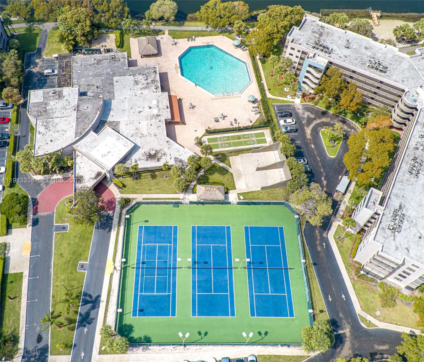 1000 Colony Pt Cir #203 Pembroke Pines, FL 33026