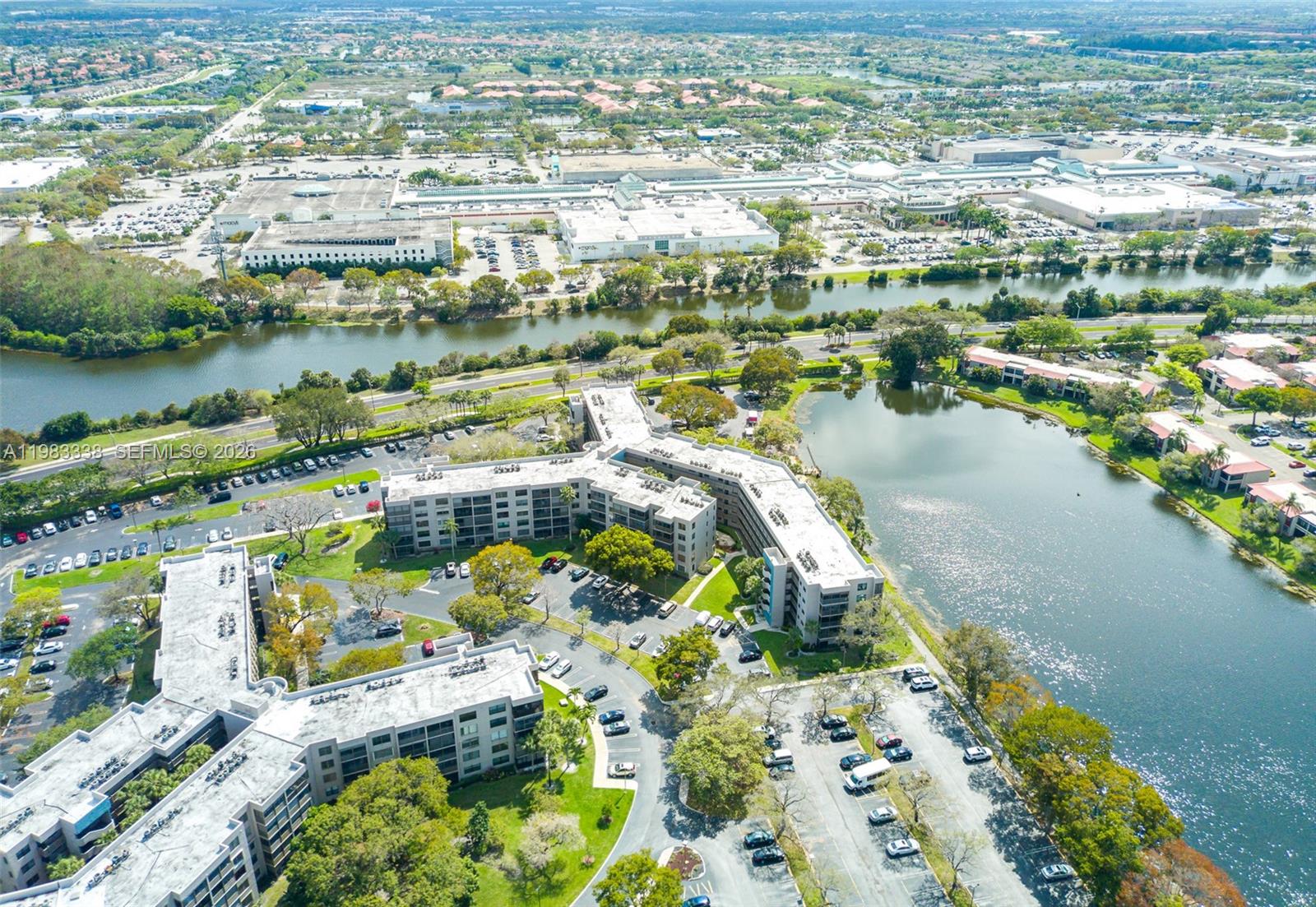 1000 Colony Pt Cir #203 Pembroke Pines, FL 33026