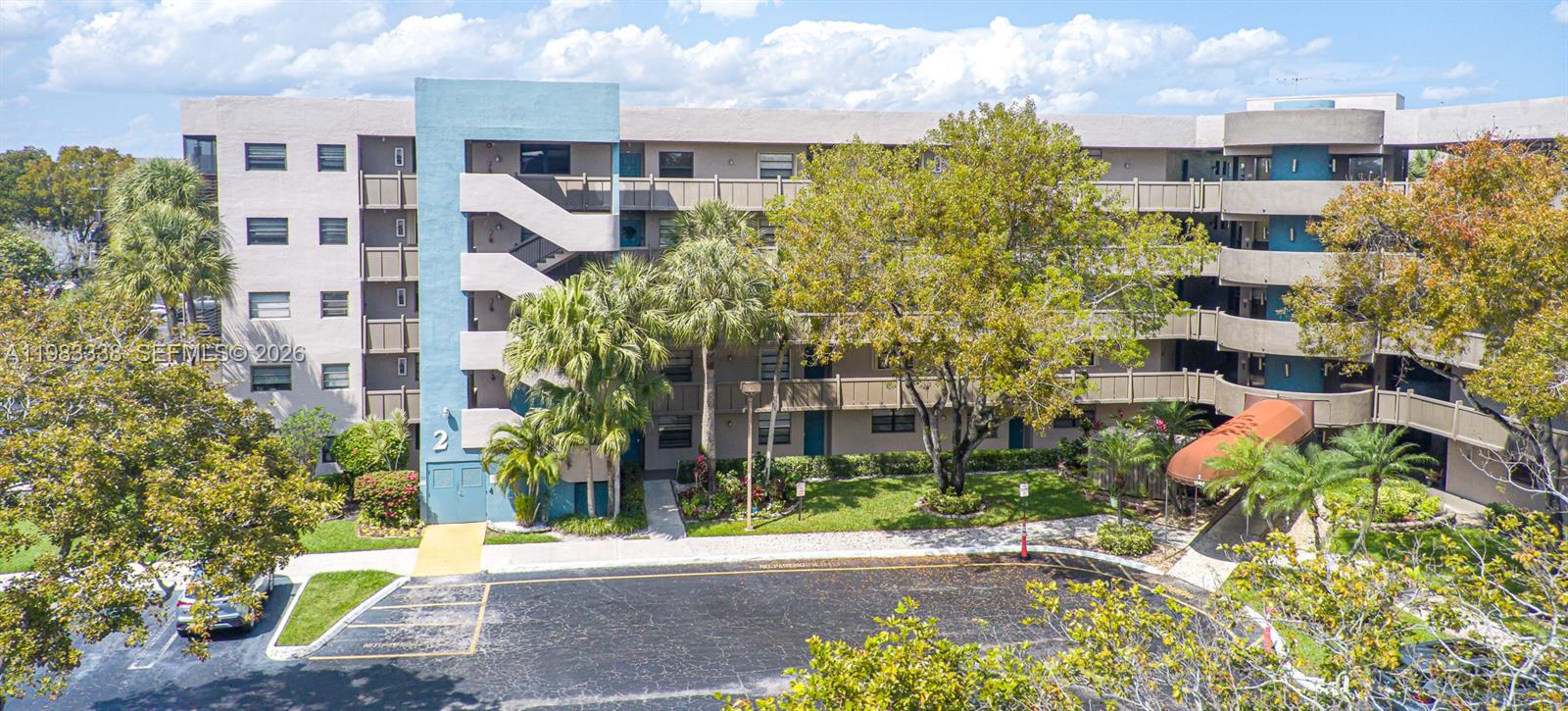 1000 Colony Pt Cir #203 Pembroke Pines, FL 33026