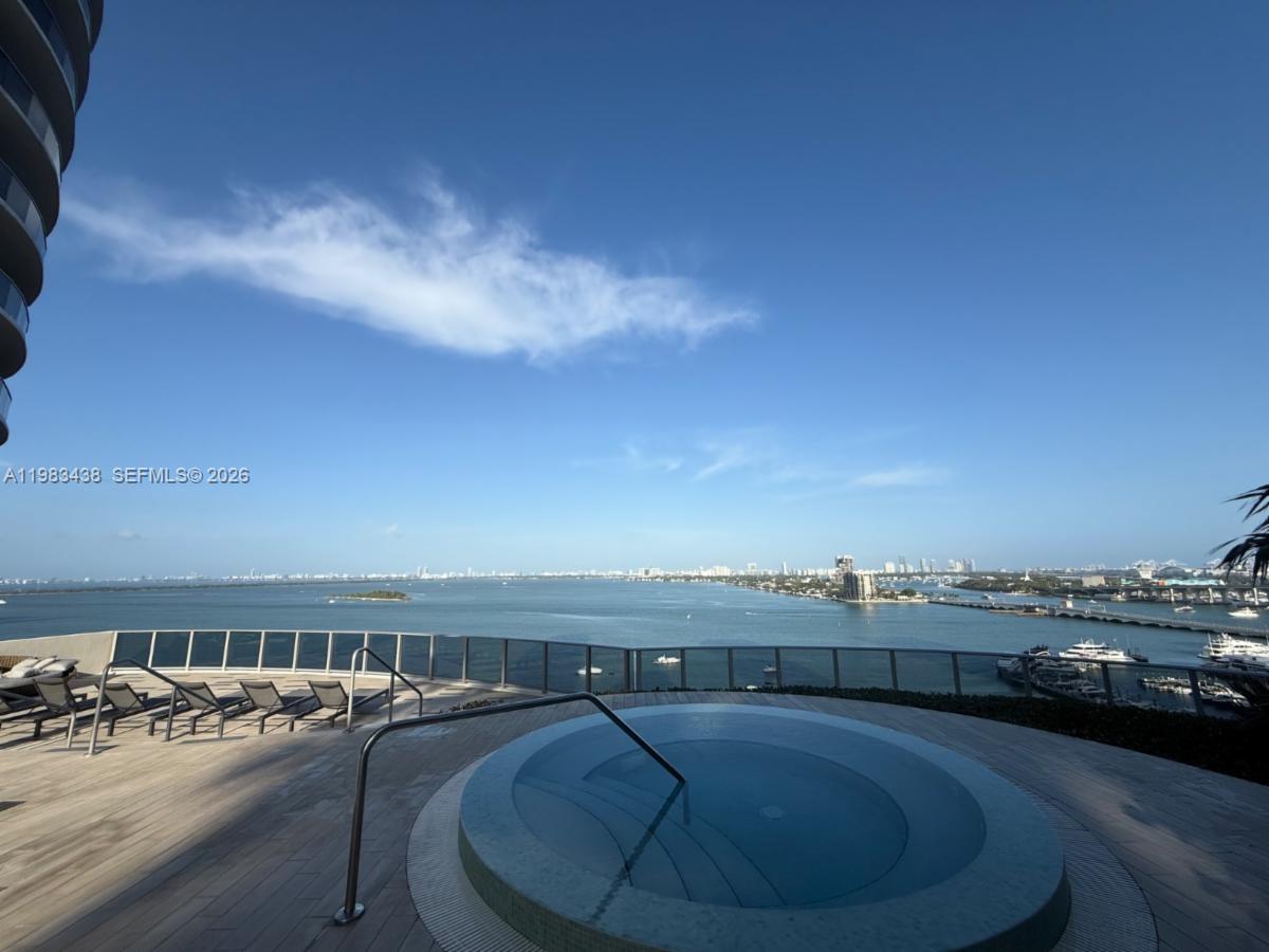 image Aria on the Bay45