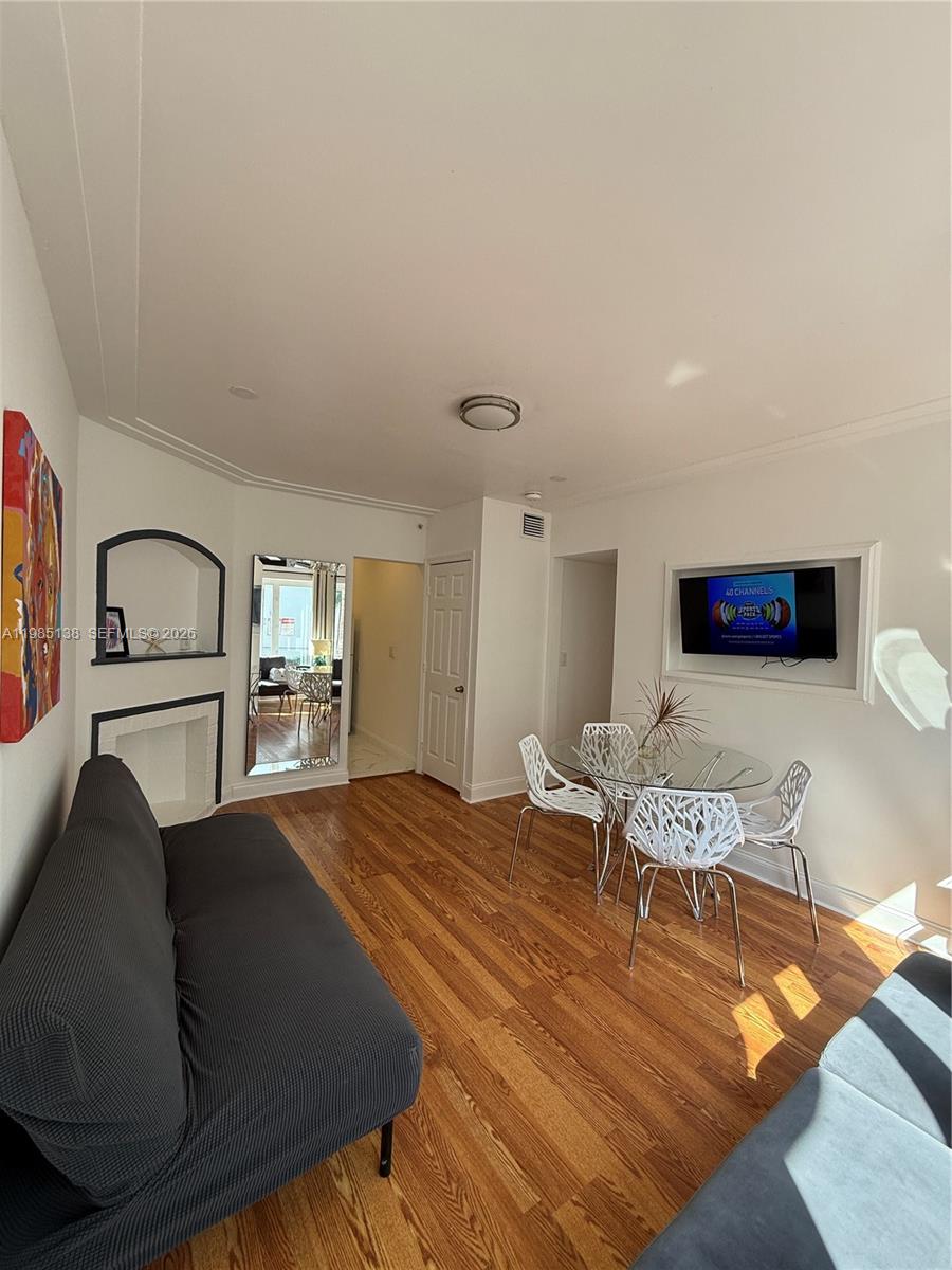 1542 Jefferson Ave #5