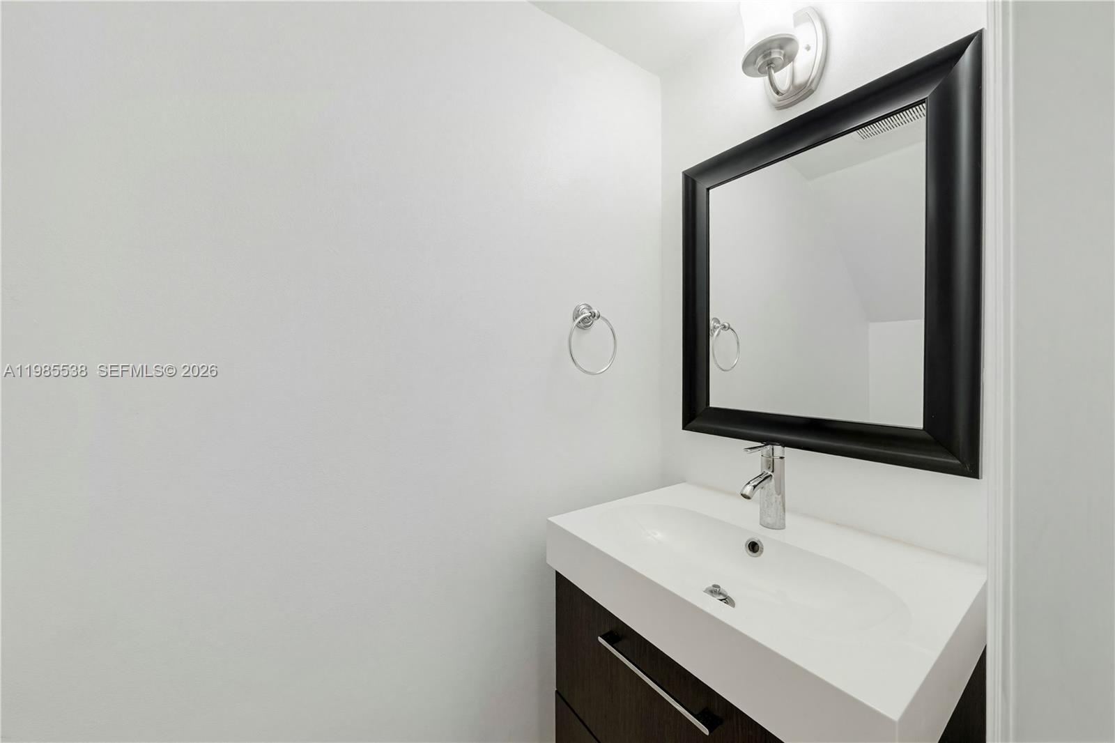 1901 NW S Riv Dr #30C Miami, FL 33125