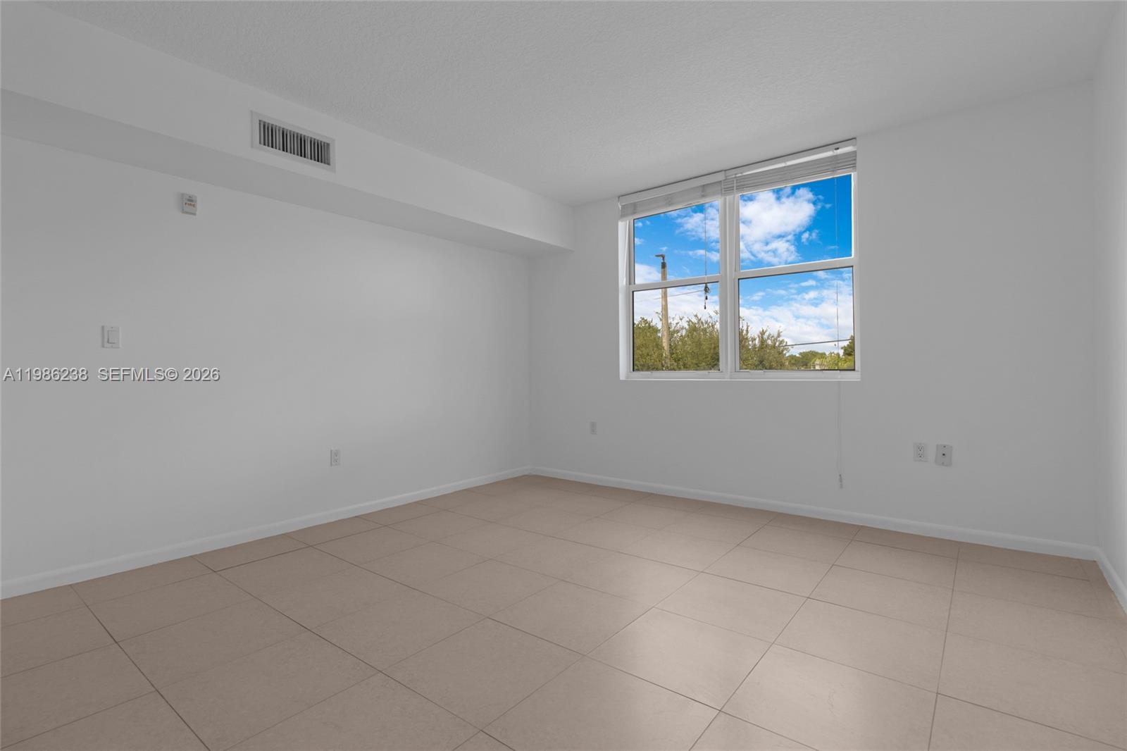 1555 N Treasure Dr #205 North Bay Village, FL 33141