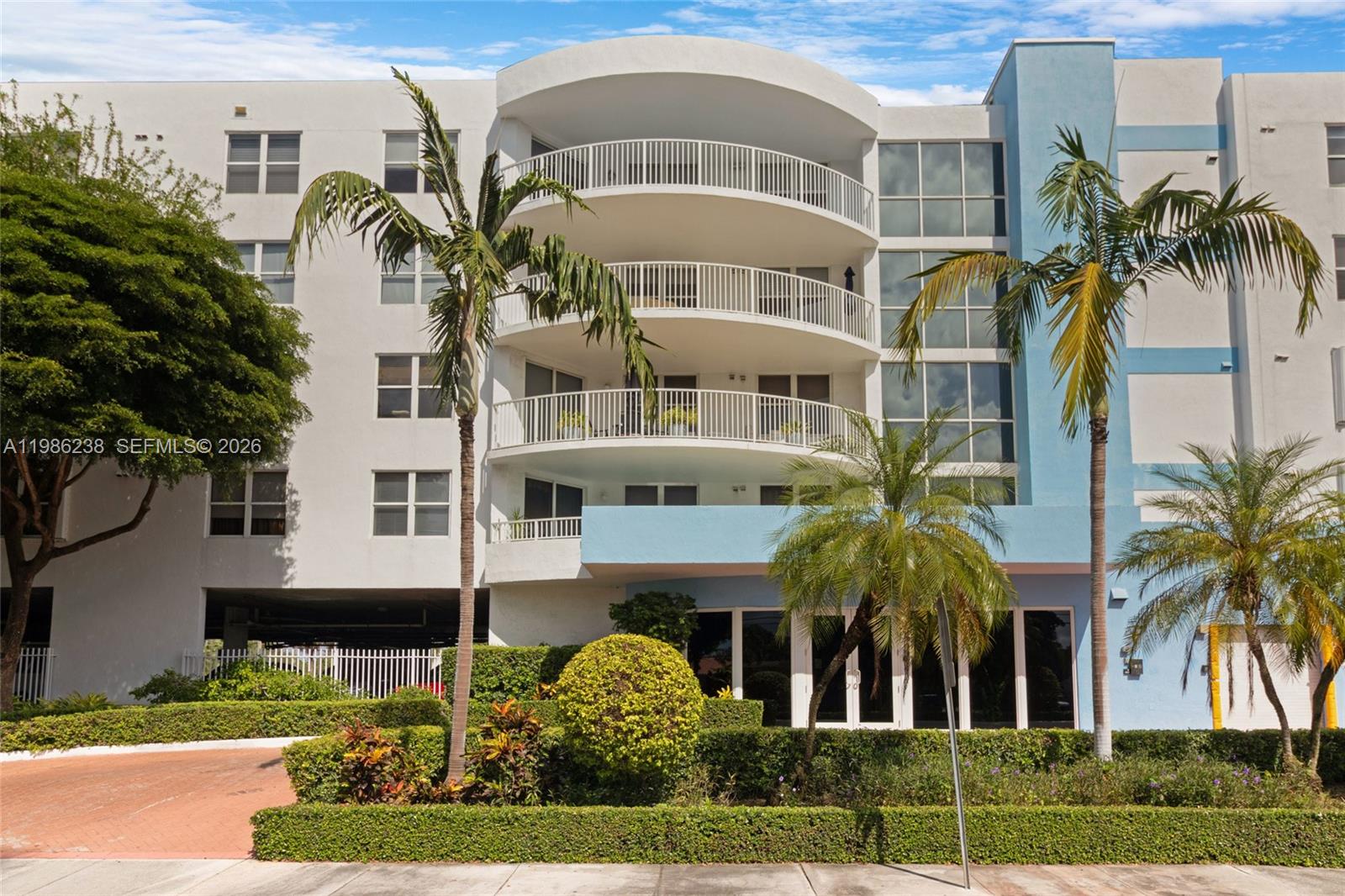 1555 N Treasure Dr #205 North Bay Village, FL 33141