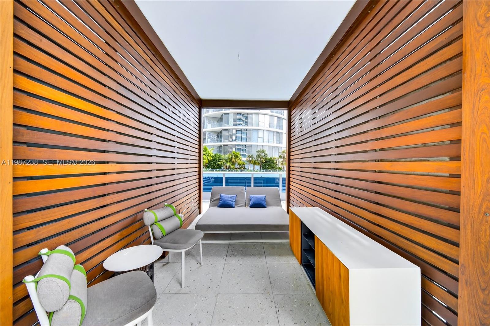 200 Biscayne Blvd Way #5010 Miami, FL 33131