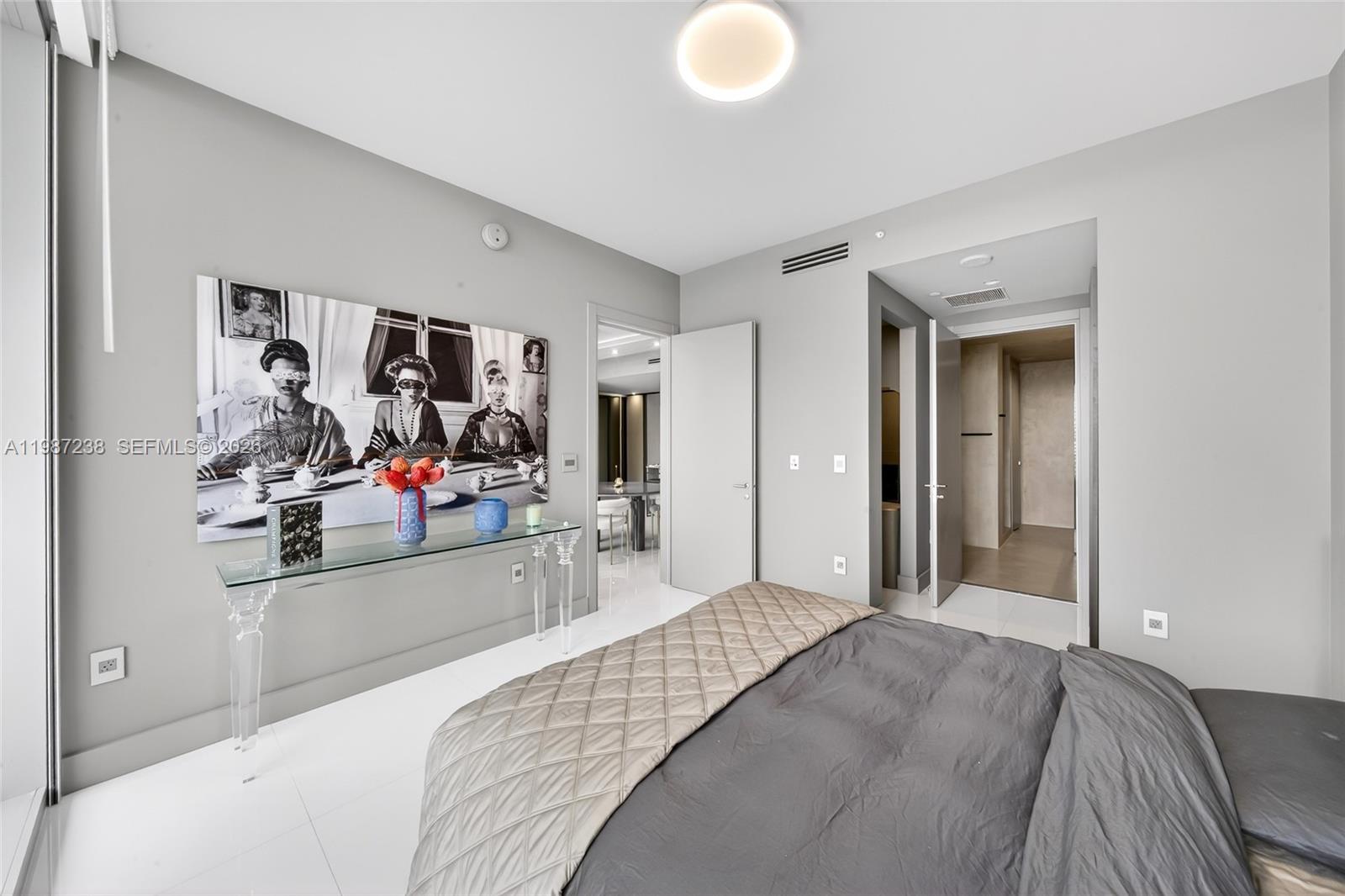 200 Biscayne Blvd Way #5010 Miami, FL 33131