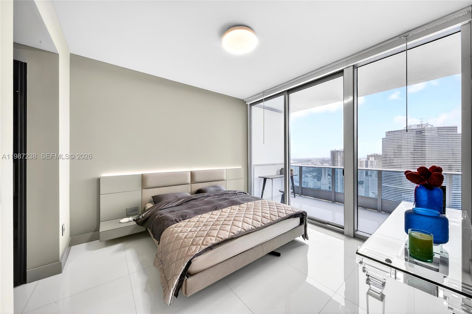 200 Biscayne Blvd Way #5010 Miami, FL 33131