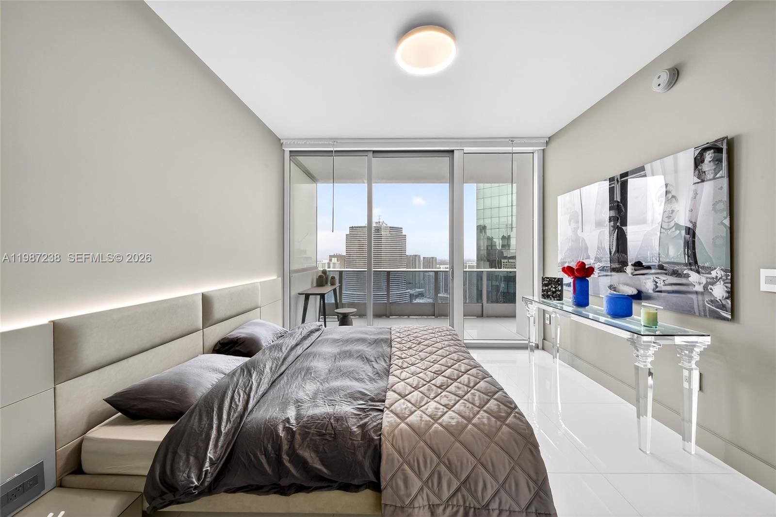 200 Biscayne Blvd Way #5010 Miami, FL 33131