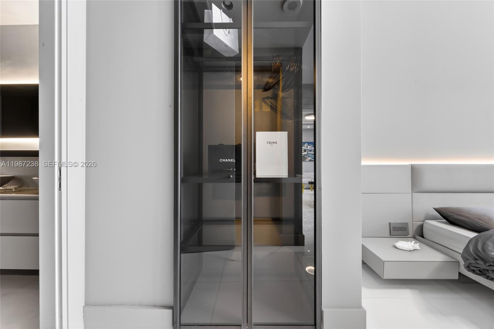 200 Biscayne Blvd Way #5010 Miami, FL 33131