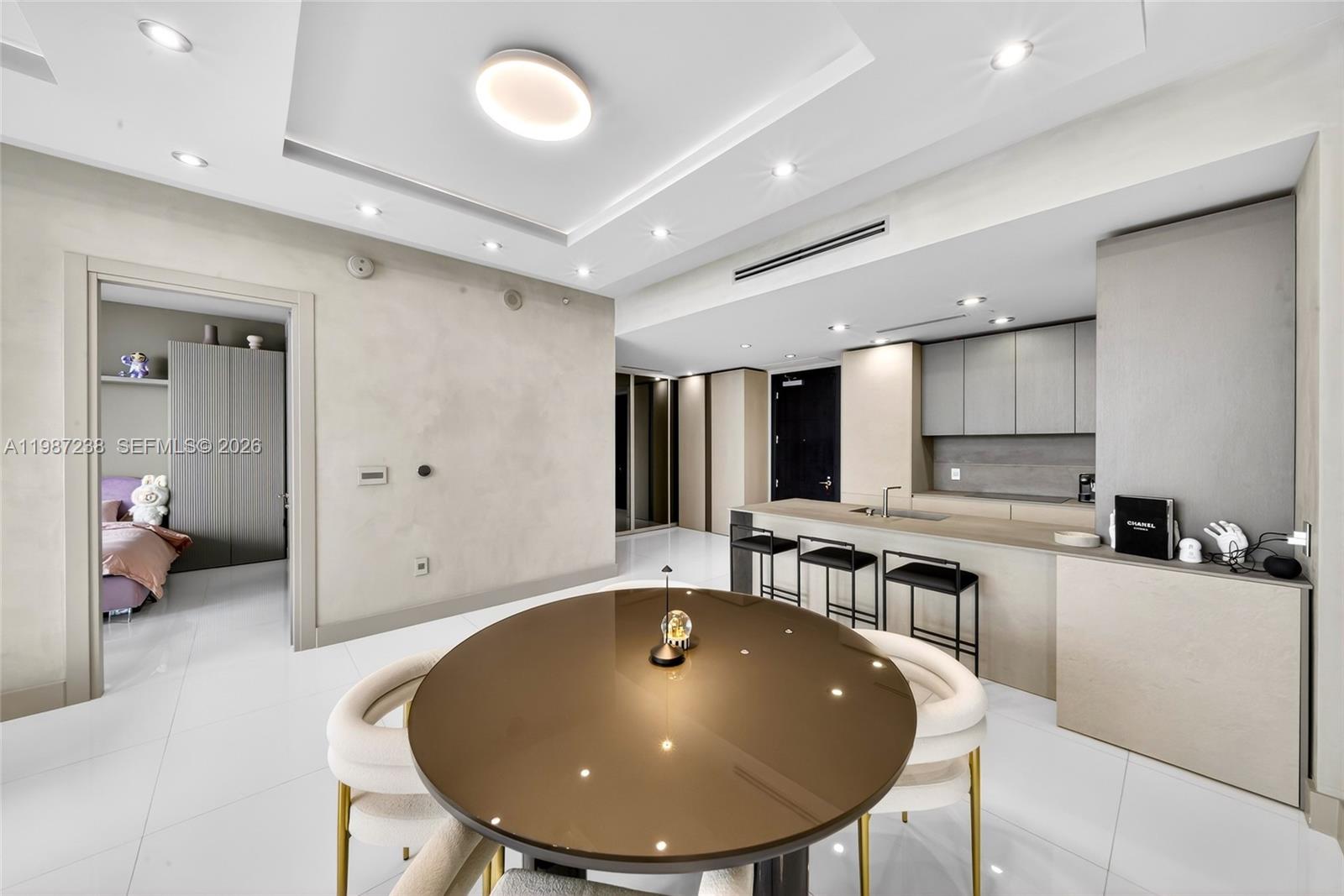 200 Biscayne Blvd Way #5010 Miami, FL 33131