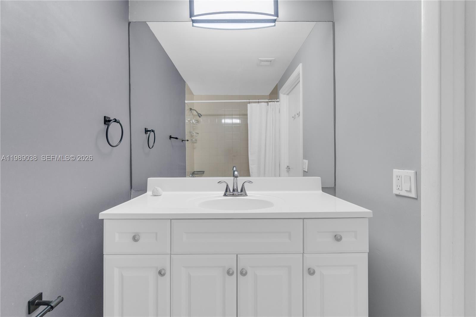 185 SE 14th Ter #1611 Miami, FL 33131