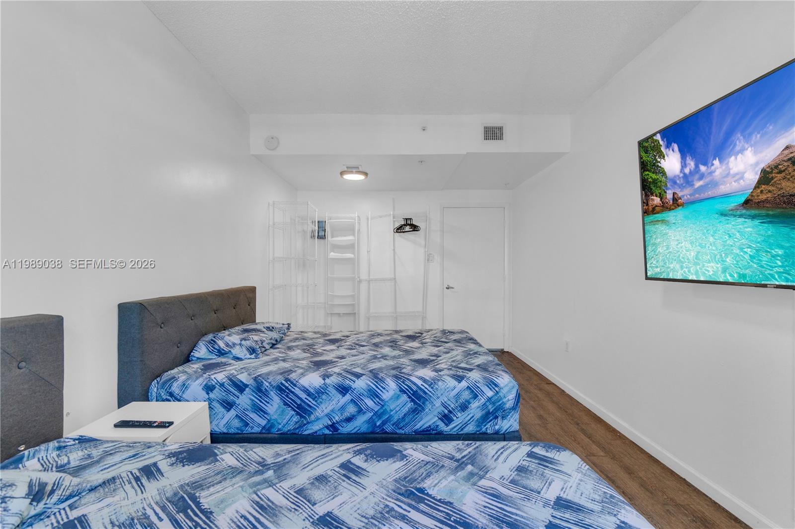 185 SE 14th Ter #1611 Miami, FL 33131