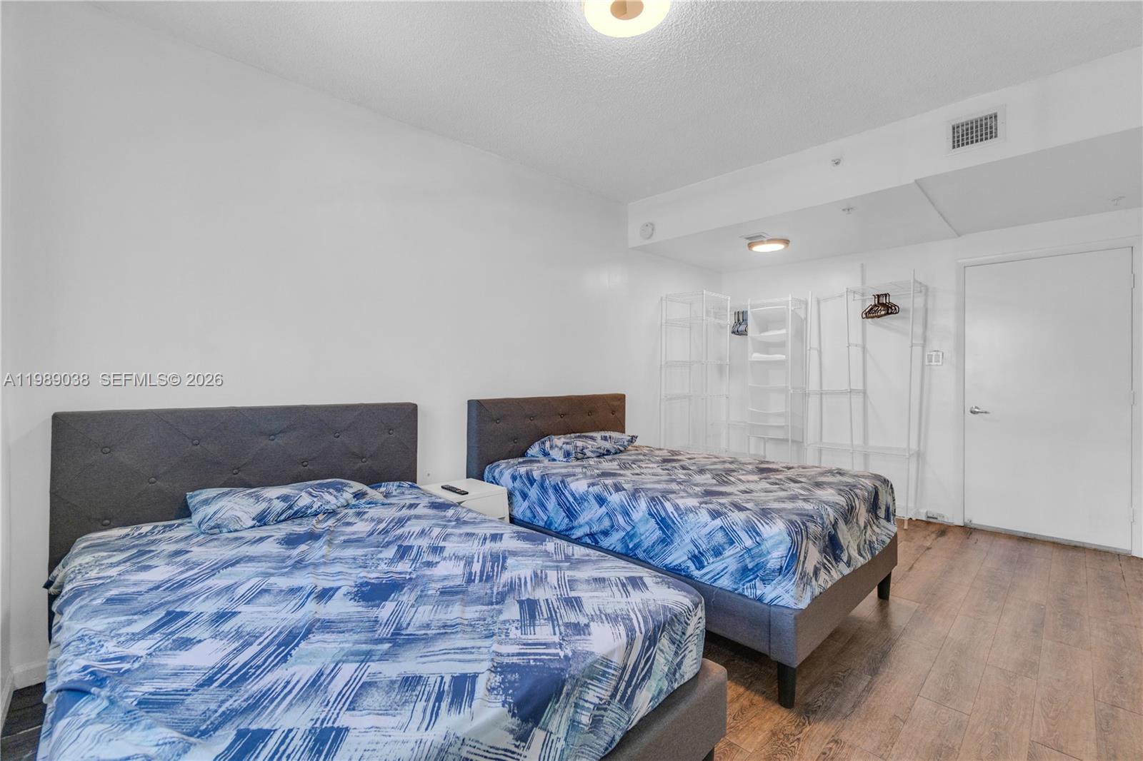 185 SE 14th Ter #1611 Miami, FL 33131