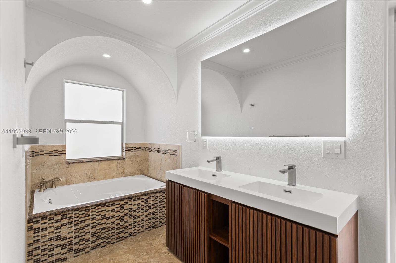 405 SE 4th Ter Dania Beach, FL 33004