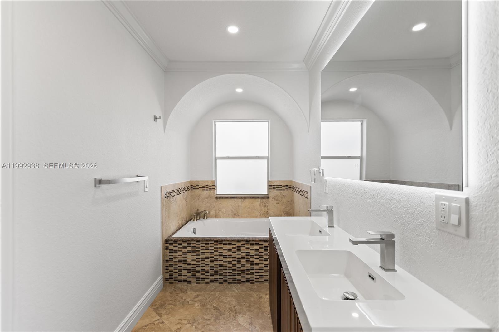 405 SE 4th Ter Dania Beach, FL 33004