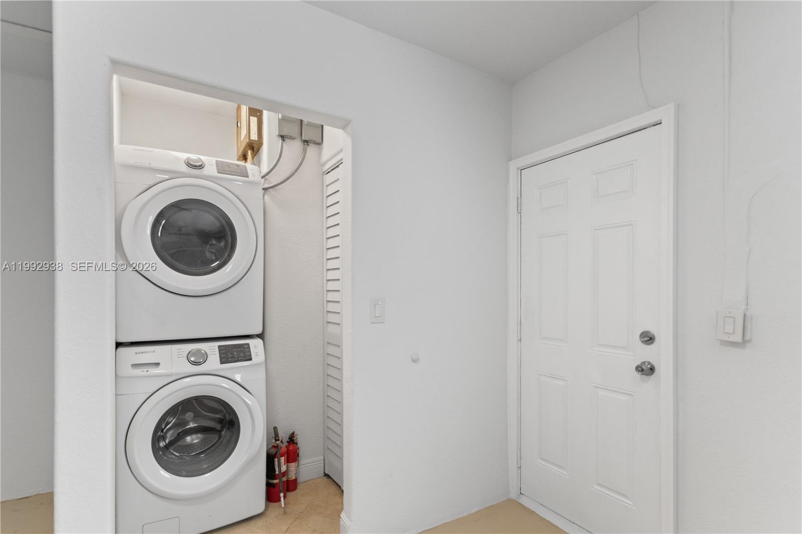 405 SE 4th Ter Dania Beach, FL 33004