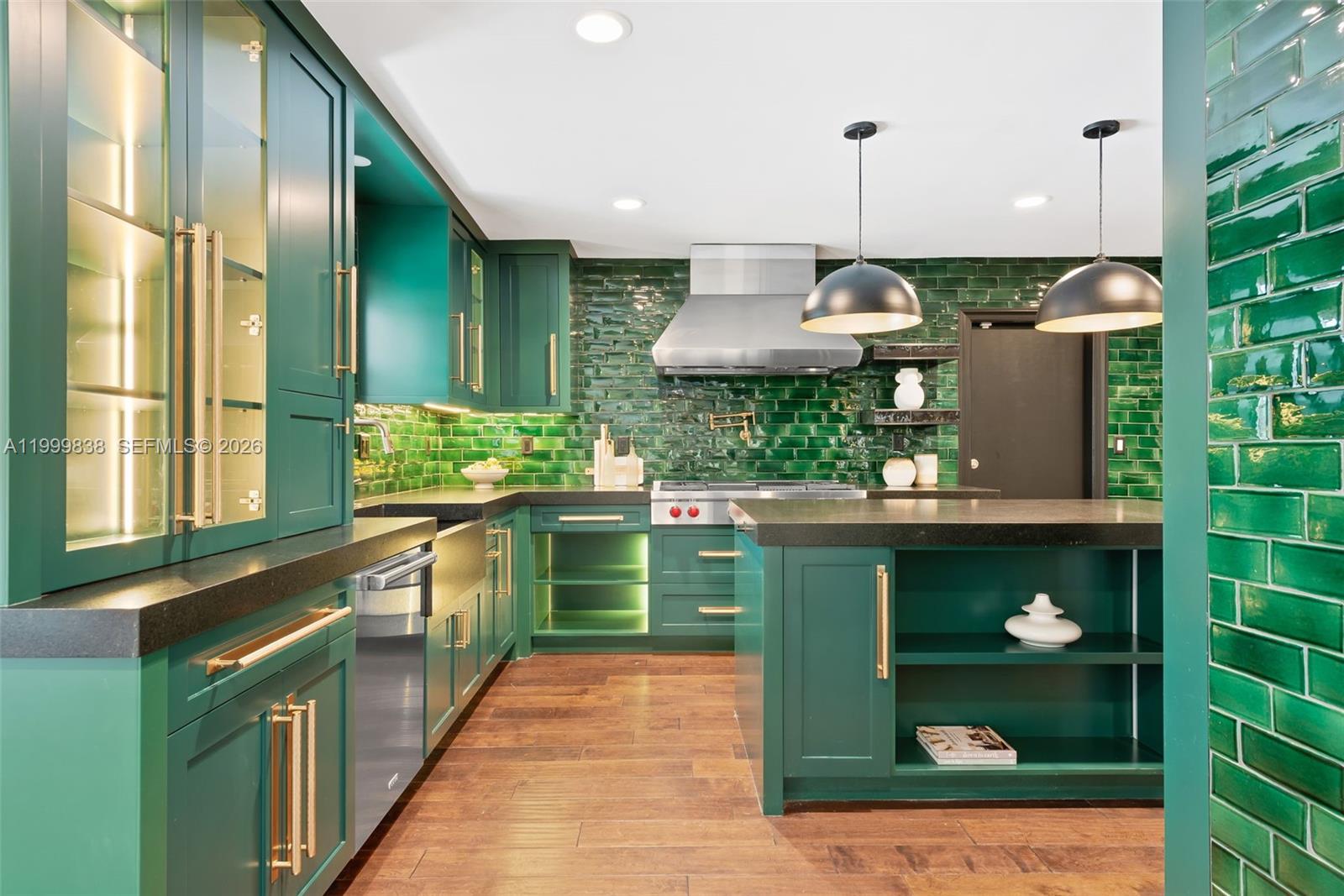 3001 Bayview Dr Fort Lauderdale, FL 33306