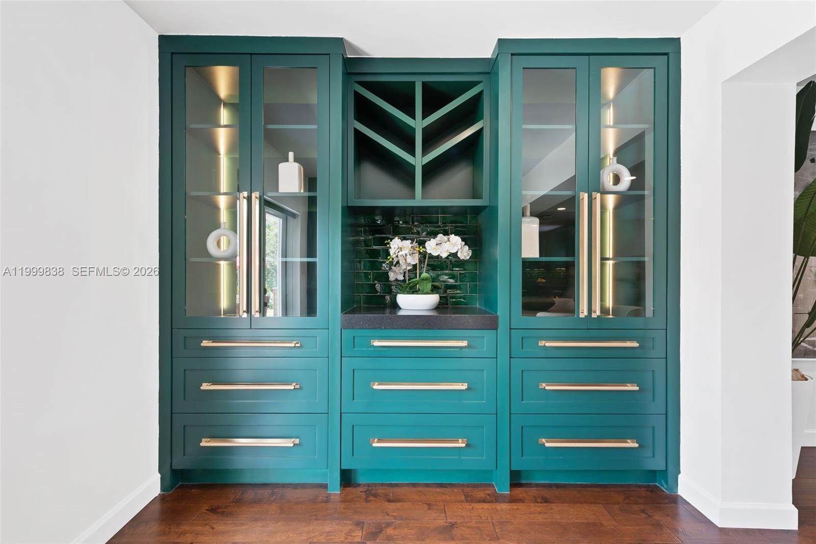 3001 Bayview Dr Fort Lauderdale, FL 33306