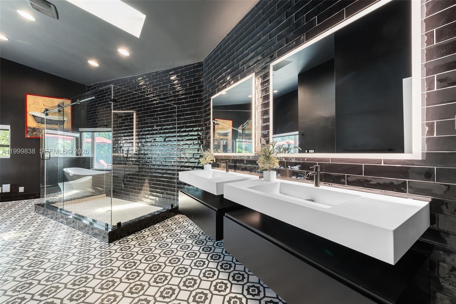 3001 Bayview Dr Fort Lauderdale, FL 33306