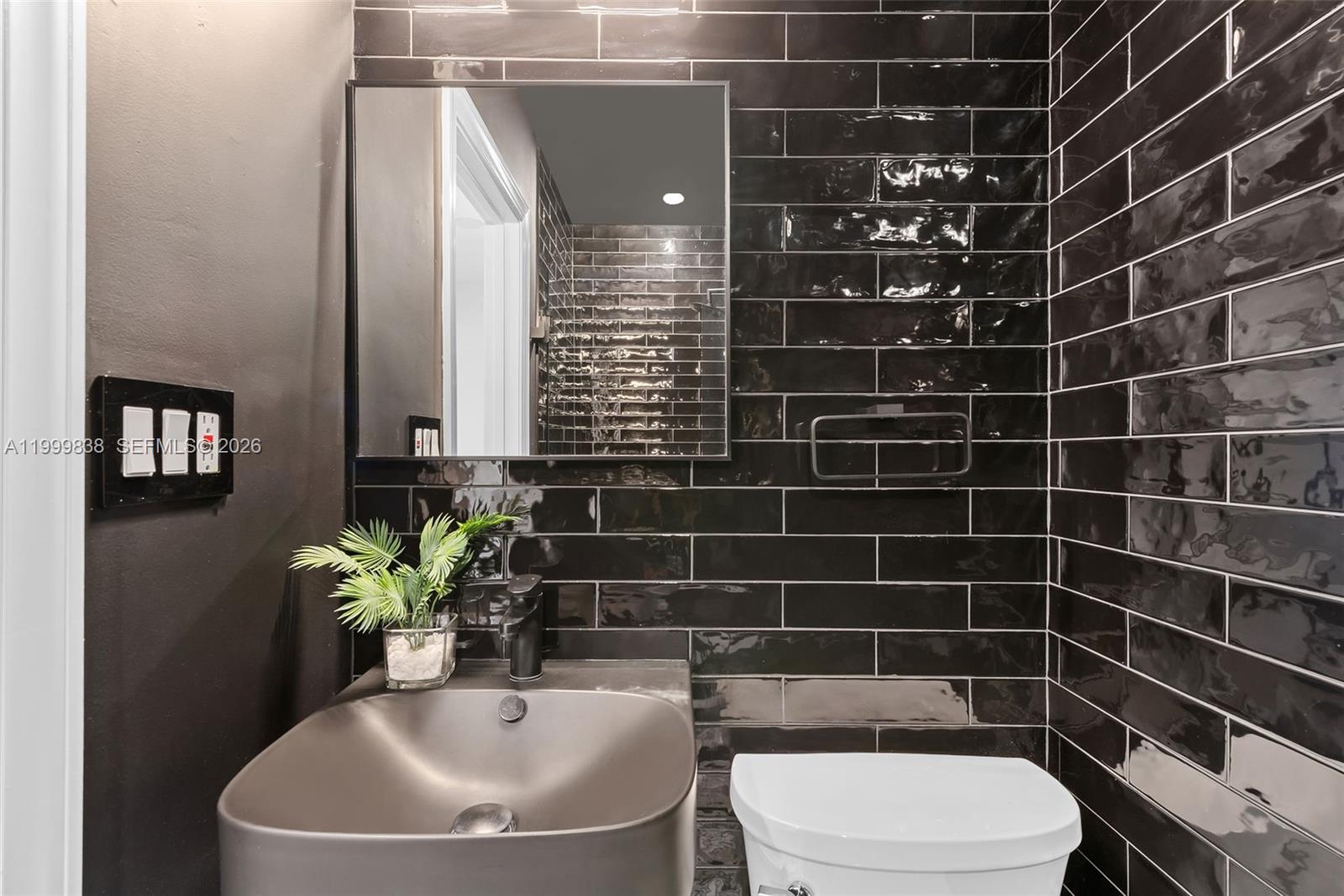 3001 Bayview Dr Fort Lauderdale, FL 33306