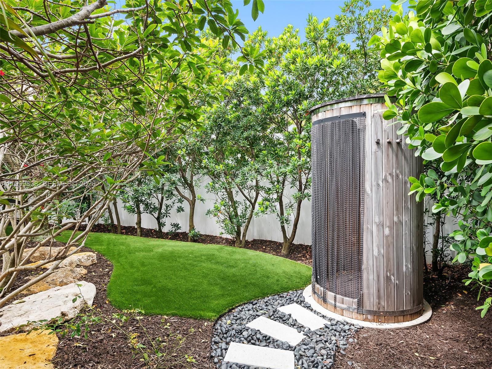 3001 Bayview Dr Fort Lauderdale, FL 33306